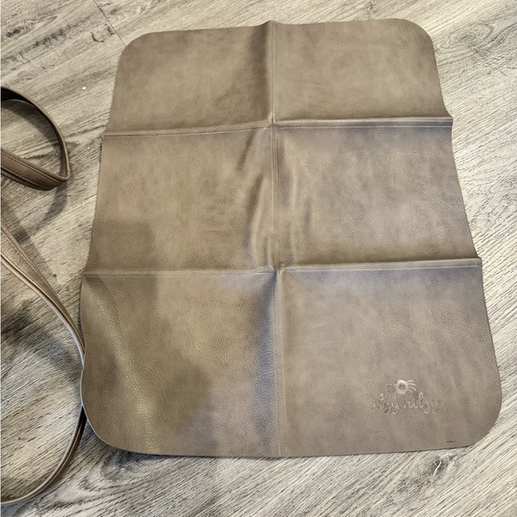 Itzy Ritzy Taupe Backpack - Picture 6 of 8